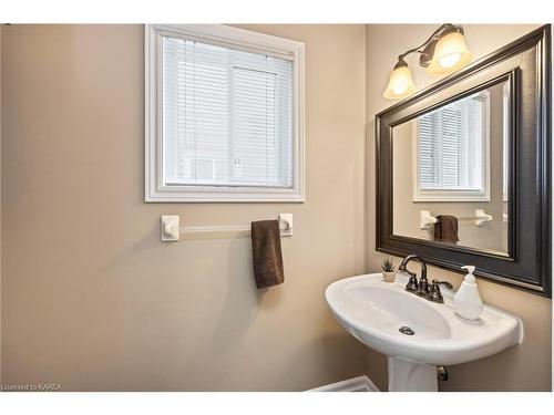 2070 Balantrae Circle, Kingston, ON - Indoor Photo Showing Bathroom