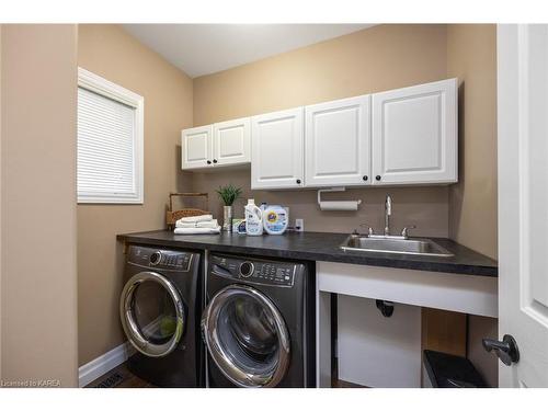 2070 Balantrae Circle, Kingston, ON - Indoor Photo Showing Laundry Room