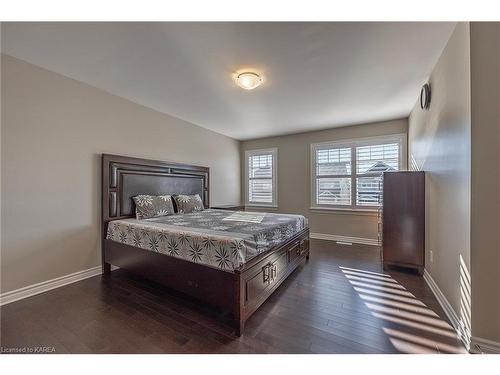 1382 Monarch Drive, Kingston, ON - Indoor Photo Showing Bedroom