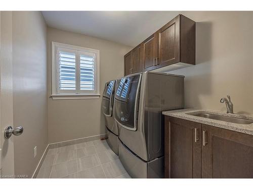 1382 Monarch Drive, Kingston, ON - Indoor Photo Showing Laundry Room