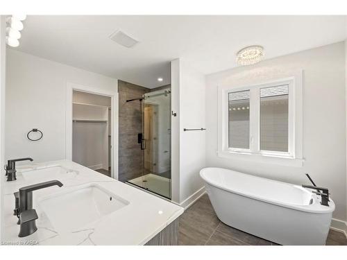 20 Park Crescent, Amherstview, ON - Indoor Photo Showing Bathroom
