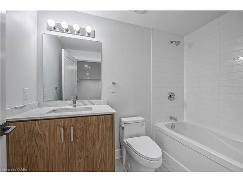 20 Park Crescent, Amherstview, ON - Indoor Photo Showing Bathroom