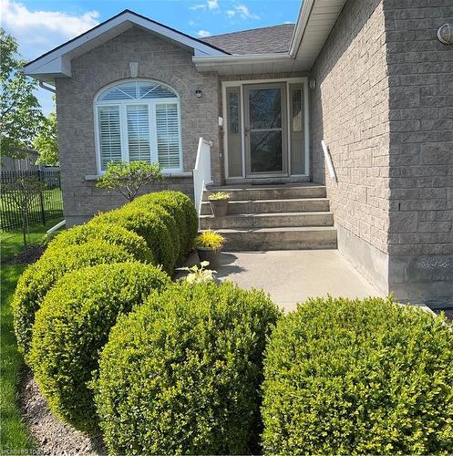256 Smuggler'S Cove Drive, Kingston, ON - Outdoor
