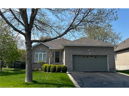 256 Smuggler'S Cove Drive, Kingston, ON - Outdoor