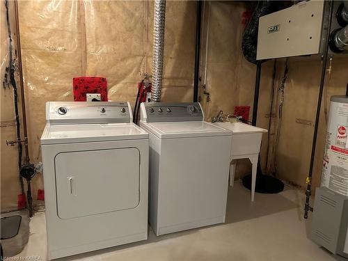 256 Smuggler'S Cove Drive, Kingston, ON - Indoor Photo Showing Laundry Room