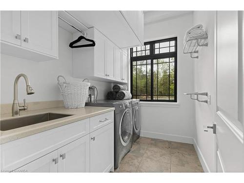 1096 Applewood Lane, Inverary, ON - Indoor Photo Showing Laundry Room