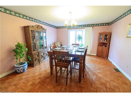 127 Greenlees Drive, Kingston, ON - Indoor Photo Showing Dining Room