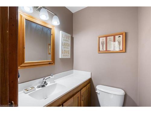 145 Hawthorne Avenue, Kingston, ON - Indoor Photo Showing Bathroom