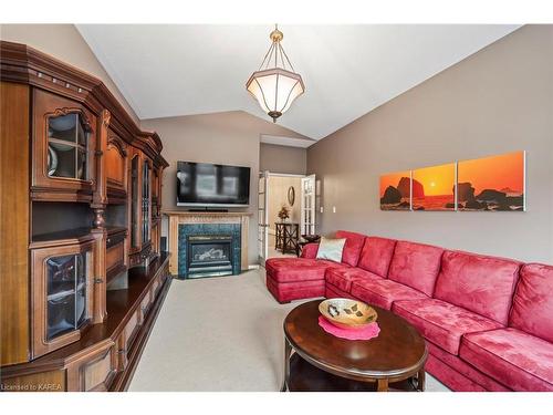 553 Quail Court, Kingston, ON - Indoor Photo Showing Living Room With Fireplace