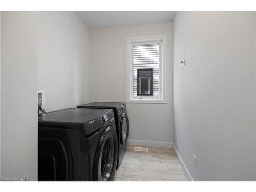 104 Superior Drive, Amherstview, ON - Indoor Photo Showing Laundry Room