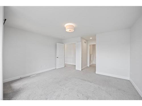 104 Superior Drive, Amherstview, ON - Indoor Photo Showing Other Room