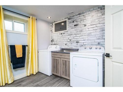228 Bridge Street W, Napanee, ON - Indoor Photo Showing Laundry Room