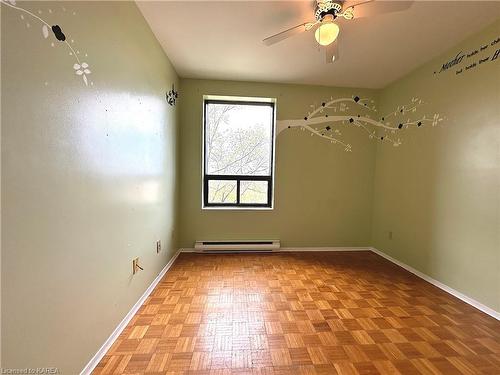 611-66 Greenview Drive, Kingston, ON - Indoor Photo Showing Other Room