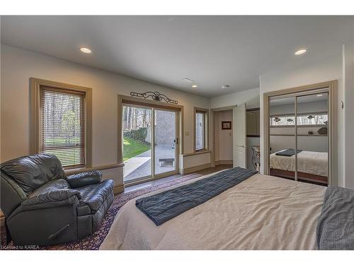 2771 Bear Creek Road, South Frontenac, ON - Indoor Photo Showing Bedroom