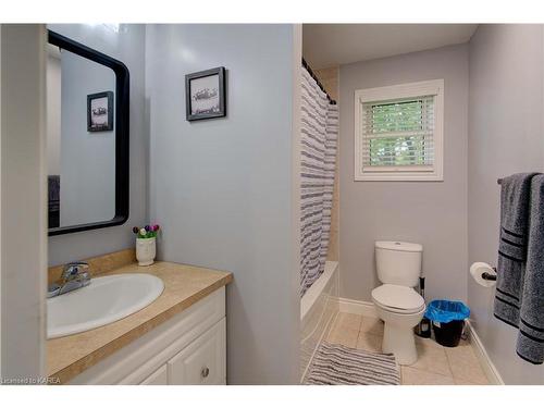 22 Sarah Street, Napanee, ON - Indoor Photo Showing Bathroom