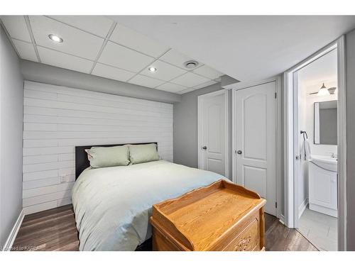 829 Newmarket Lane, Kingston, ON - Indoor Photo Showing Bedroom