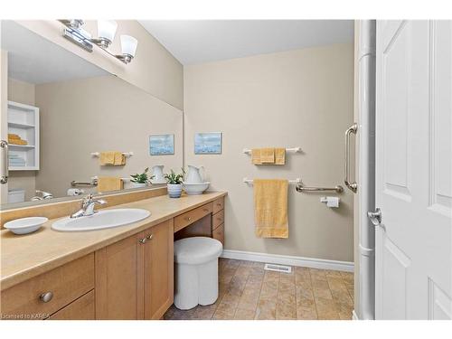 122 Farmstead Court, Kingston, ON - Indoor Photo Showing Bathroom