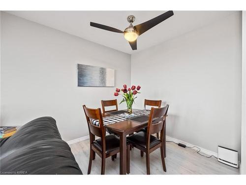 609-66 Greenview Drive, Kingston, ON - Indoor Photo Showing Dining Room