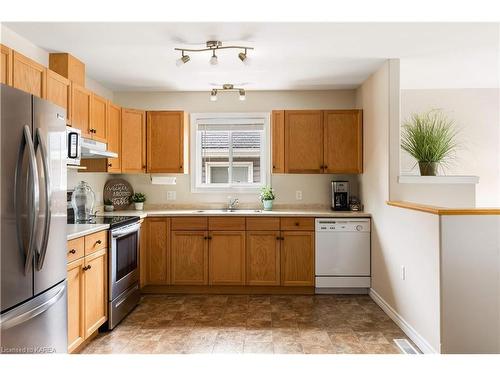 142 Virginia Street, Kingston, ON - Indoor Photo Showing Kitchen