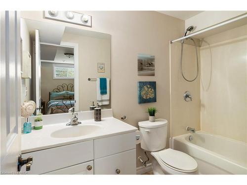 142 Virginia Street, Kingston, ON - Indoor Photo Showing Bathroom