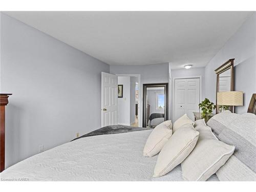 51 Rose Abbey Drive, Kingston, ON - Indoor Photo Showing Bedroom