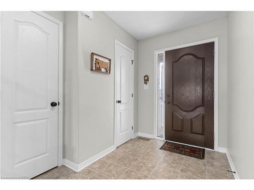 1594 Crimson Crescent, Kingston, ON - Indoor Photo Showing Other Room