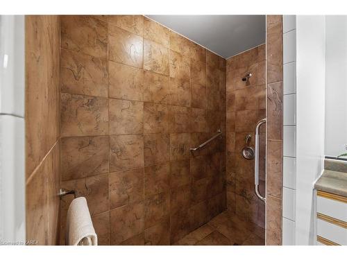 413 Davis Drive, Kingston, ON - Indoor Photo Showing Bathroom