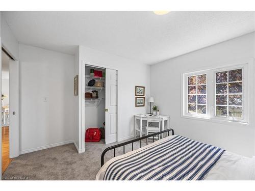 413 Davis Drive, Kingston, ON - Indoor Photo Showing Bedroom