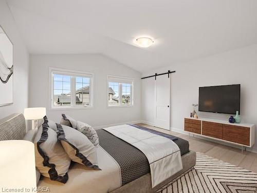 652 Halloway Drive, Kingston, ON - Indoor Photo Showing Bedroom
