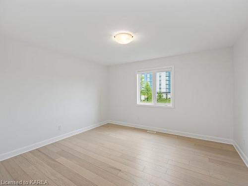 652 Halloway Drive, Kingston, ON - Indoor Photo Showing Other Room