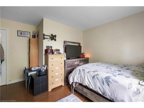 353 Charles Street, Gananoque, ON - Indoor Photo Showing Bedroom