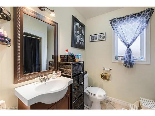353 Charles Street, Gananoque, ON - Indoor Photo Showing Bathroom