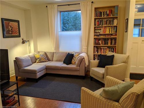 46 Ordnance Street, Kingston, ON - Indoor Photo Showing Living Room