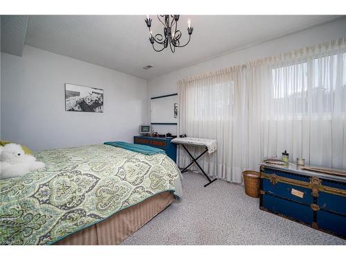 23 Brooklands Park Avenue, Bath, ON - Indoor Photo Showing Bedroom