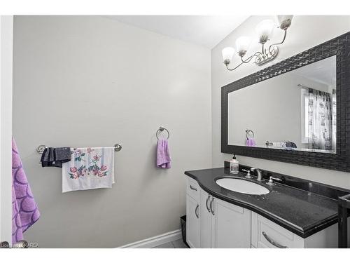 58 Cliff Crescent, Kingston, ON - Indoor Photo Showing Bathroom