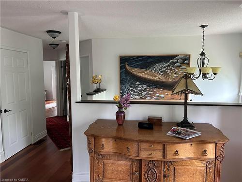 1 Bayshore Drive, Bath, ON - Indoor Photo Showing Other Room