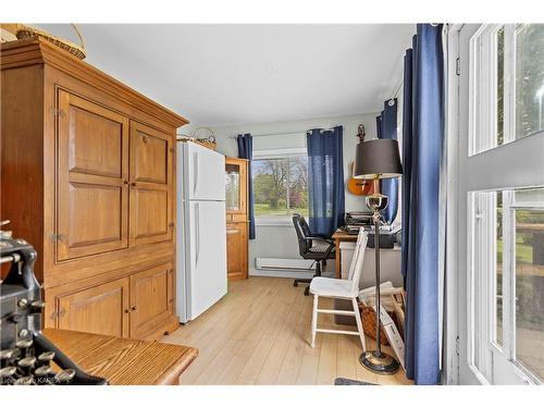 1549 Doyle Road, Bath, ON - Indoor Photo Showing Other Room