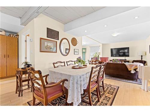 1549 Doyle Road, Bath, ON - Indoor Photo Showing Dining Room