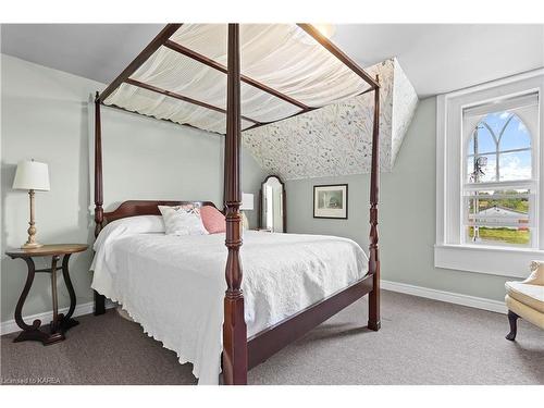 1549 Doyle Road, Bath, ON - Indoor Photo Showing Bedroom