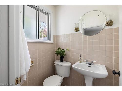 226 Westdale Avenue, Kingston, ON - Indoor Photo Showing Bathroom