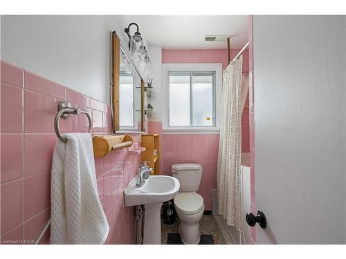 226 Westdale Avenue, Kingston, ON - Indoor Photo Showing Bathroom