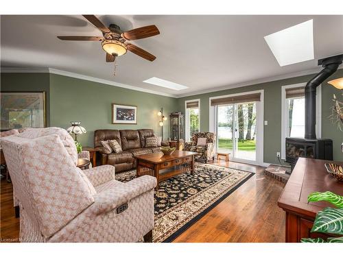 14 Sunset Lane, Napanee, ON - Indoor Photo Showing Living Room