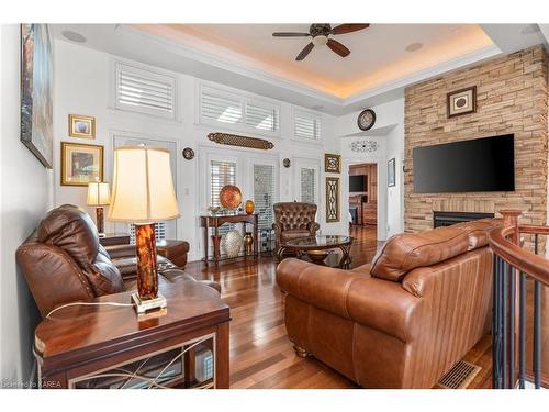 1219 Lisbon Place, Kingston, ON - Indoor Photo Showing Living Room With Fireplace