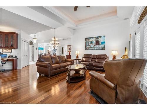 1219 Lisbon Place, Kingston, ON - Indoor Photo Showing Living Room