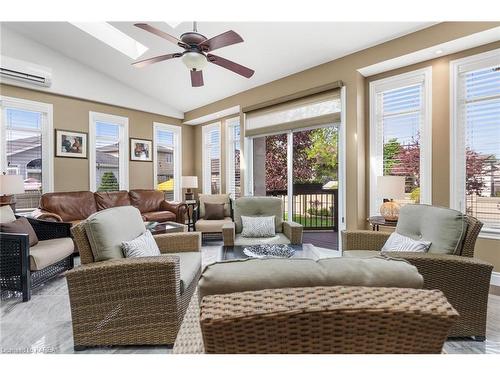 1219 Lisbon Place, Kingston, ON - Indoor Photo Showing Living Room