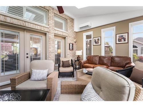 1219 Lisbon Place, Kingston, ON - Indoor Photo Showing Living Room