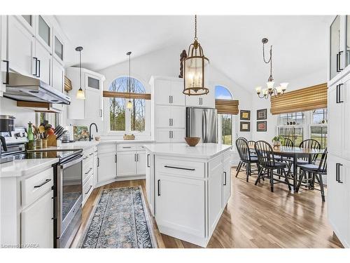 1015 Cedarwoods Drive, Verona, ON - Indoor Photo Showing Kitchen With Upgraded Kitchen