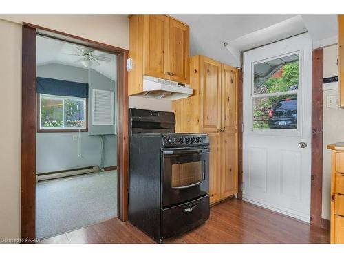 1032 Wildflower Lane, Perth Road Village, ON - Indoor Photo Showing Kitchen