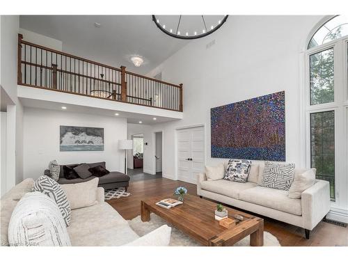 23 Milton Avenue, Kingston, ON - Indoor Photo Showing Living Room