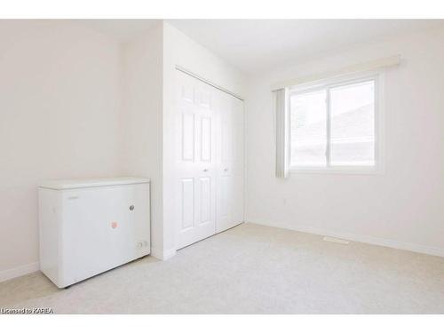 448 Dolshire Street, Kingston, ON - Indoor Photo Showing Other Room